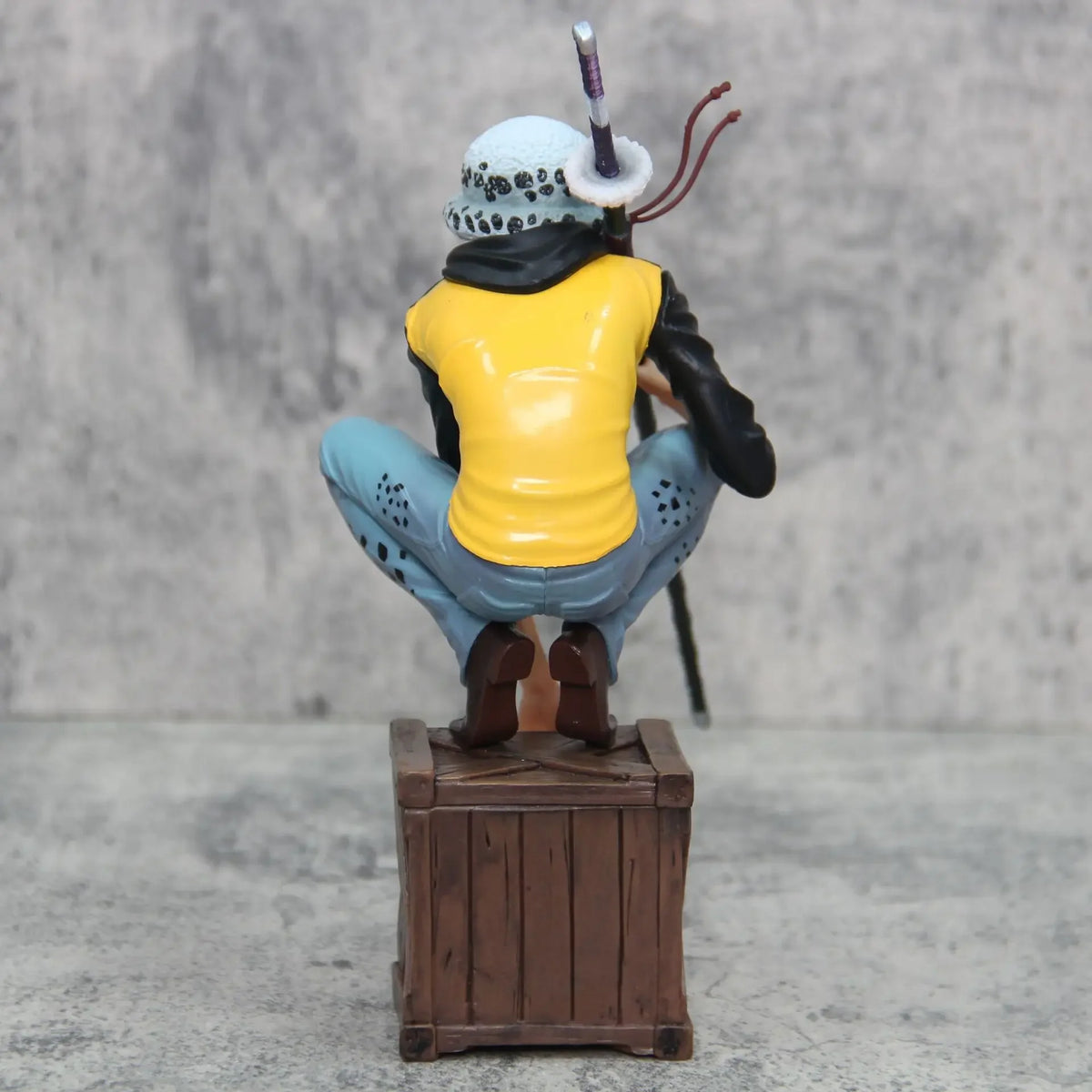 One Piece Trafalgar D. Water Law Statue (21cm)