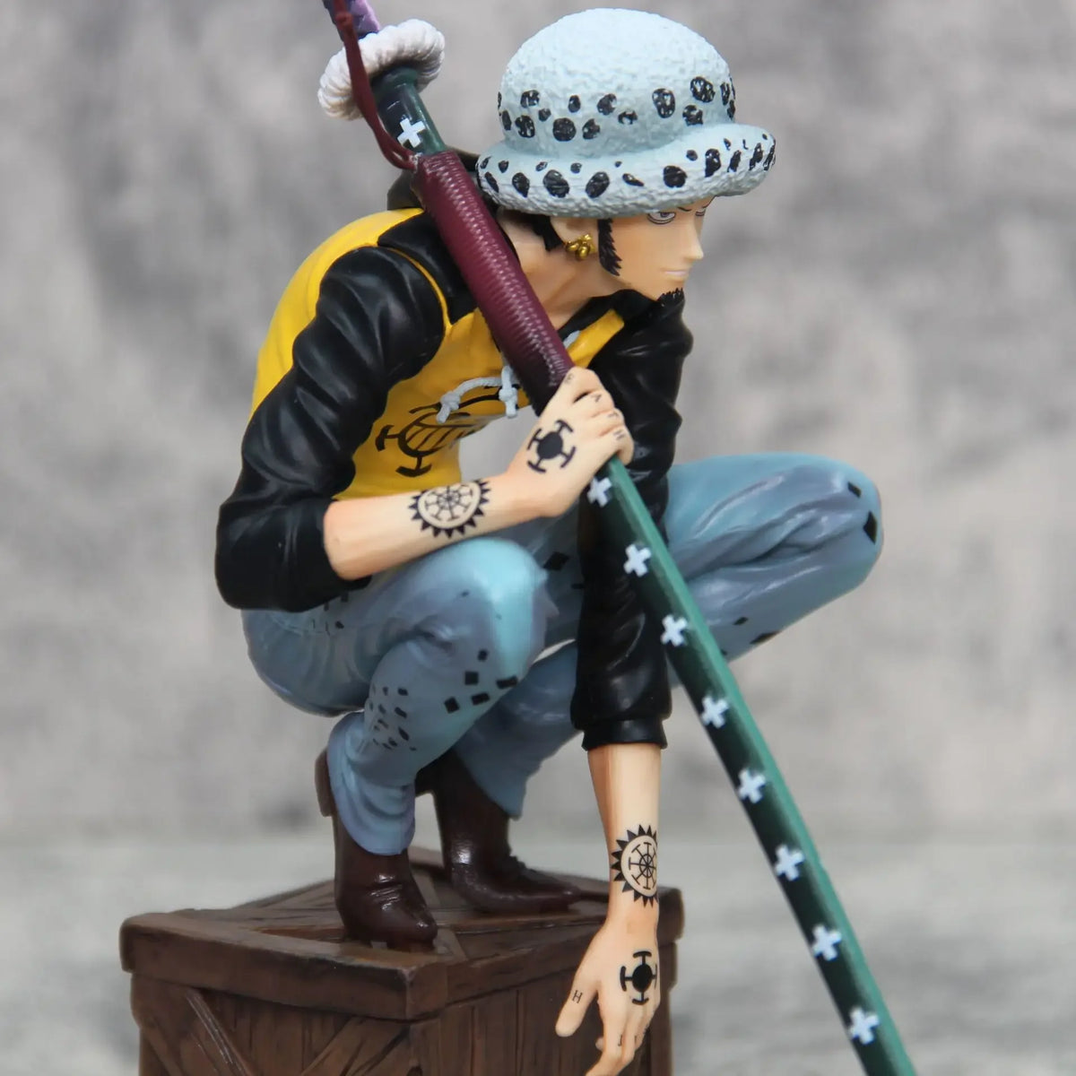 One Piece Trafalgar D. Water Law Statue (21cm)